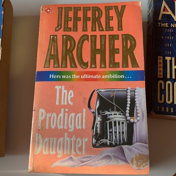 Jeffrey Archer readers? 3 books + 1 free. - Picture 4 of 6